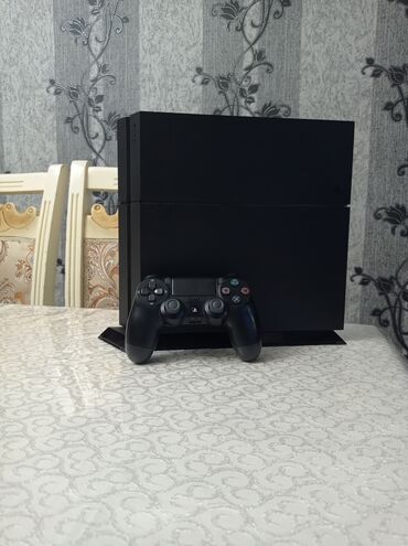 playstation 3 qiymeti irşad: Təcili satılır 1 pult ilə ps 4 fat model üstündə stand da pulsuz