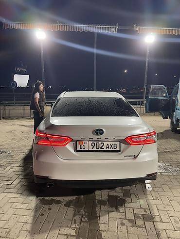 Toyota: Toyota Camry: 2018 г., Гибрид, Седан — 3