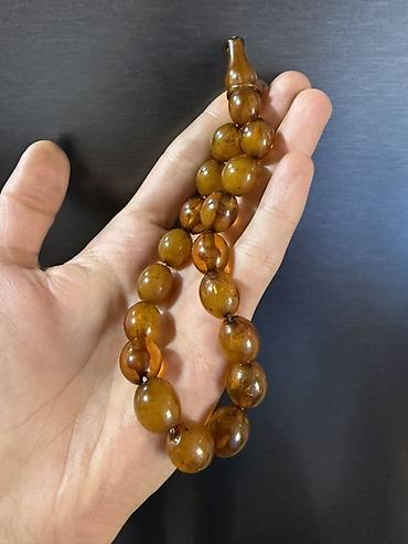 Məhsul: Kəhrəba təsbeh Təsvir: - Material: Təbii kəhrəba görünüşlü