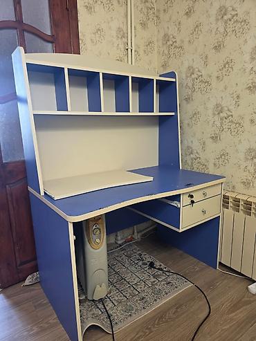 Digər mebel: Yazi masasi 50azn. heç bir problemi.yoxdu aon qiymetdi. Unvan — 1