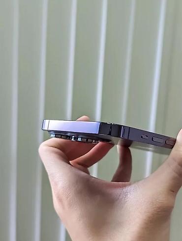 Apple iPhone: Apple iPhone (serija Pro) – 6,1– ekran, tamno ljubičasta/siva boja — 6