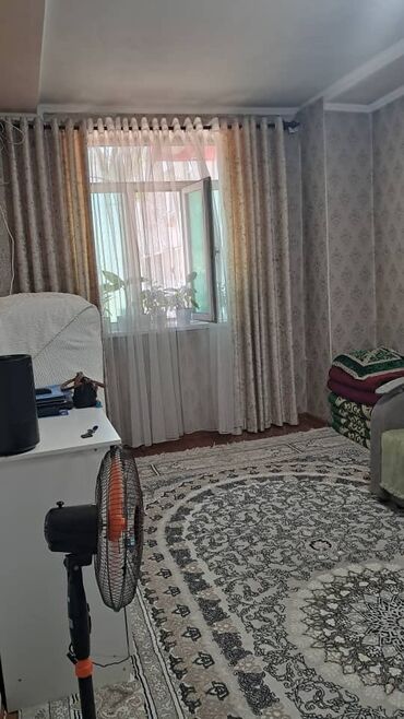 продаю квартиру ош: 1 комната, 38 м², Индивидуалка, 1 этаж