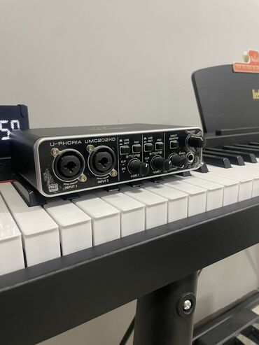 компьютерные мыши ripper: Продается звуковая карта Behringer u-phoria umc202hd Привезена из