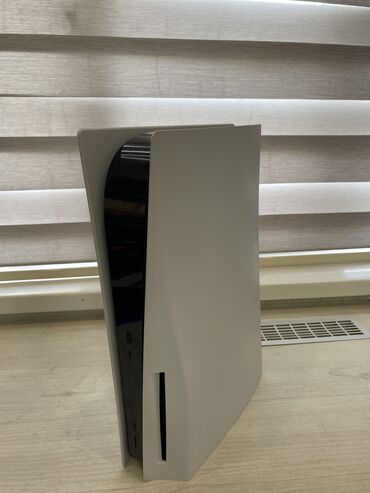 плестейшен 2: Продаю PS5 ( в рабочем состоянии) На 825ГБ с дисководом 3 игры 