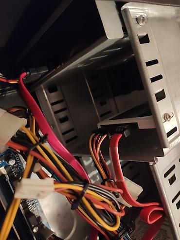 Masaüstü kompüterlər və iş stansiyaları: Xüsusiyyətləri: Ana plata-Gigabyte GA H61M-S2-B3 DDR3 Processor-Intel — 5