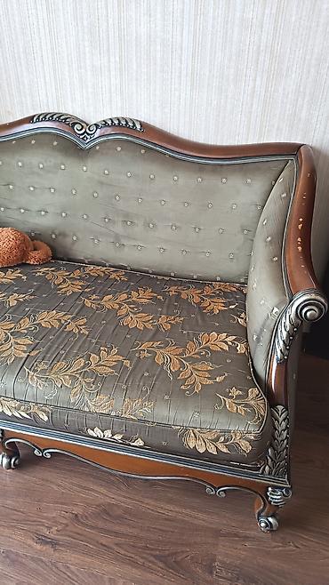 şpon: Klassik üslubda mebel dəsti - Divan: Taxta oyma detallar — 1