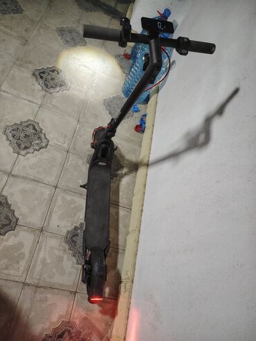 Elektrikli samokatlar: Elektrik skuter dəsti - 2 ədəd elektrik skuter birlikdə. - Birincisi — 12