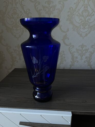 Vazalar: Bir vaza — 11