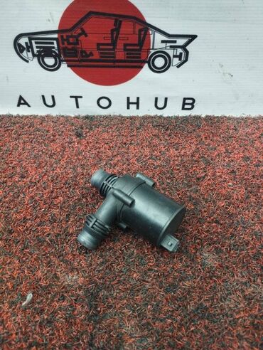 Другие детали кузова: Водяной насос BMW X5 E70 M57D30T 2007 (б/у)