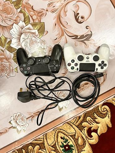 джойстик xbox series s: Игровая консоль Sony PlayStation 4 Slim (чёрная) в комплекте. В — 2