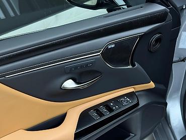 Lexus: Lexus ES: 2023 г., 2.5 л, Вариатор, Гибрид — 12