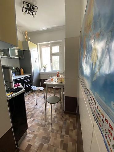 2 комнаты, 52 м², 7 мкр 105 серия, 3 этаж, Старый ремонт at lalafo.kg 2 комнаты, 52 м², 7 мкр 105 серия, 3 этаж, Старый ремонт