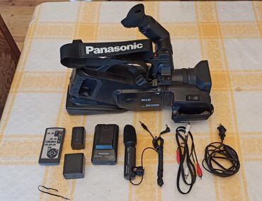 видеокамера xiaomi: Model: Panasonic MD10000,

Çox az işlənib, yaxşı vəziyyətdədir