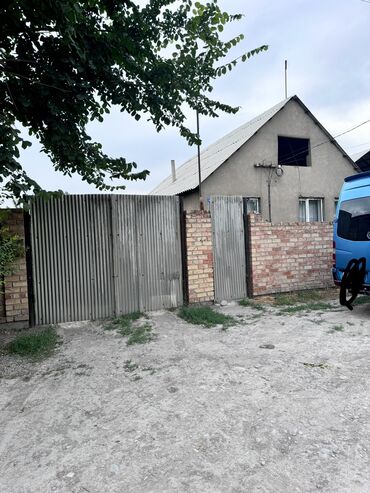 сдаю дом село ленинский: Үй, 65 кв. м, 3 бөлмө, Менчик ээси, Эски ремонт