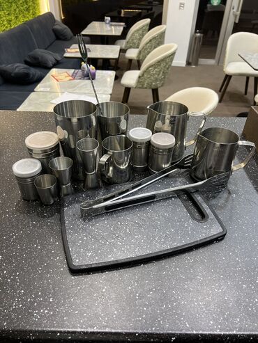 Mətbəx aksesuarları: Coffeeshop ucun levazimat desti 2 ci el 3 sirop olce Picher s,m,l Bar