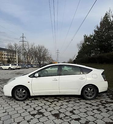 Toyota: Toyota Ist: 2004 г., Гибрид, Хэтчбэк — 4