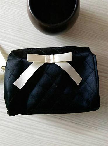 prodaja stvari online: Elegantna mini kozmetička torbica - Materijal: satenski izgled sa — 1