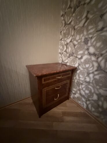 islenmis kravatlar: Двуспальная кровать, Шкаф, Комод, Трюмо, Б/у