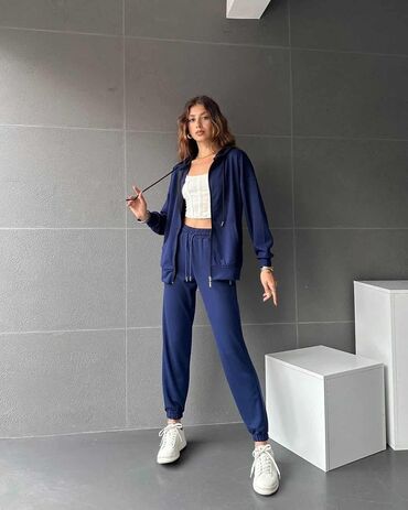 Gornji i donji deo: Komplet trenerka S M L XL 2XL Cena 3300 din — 13