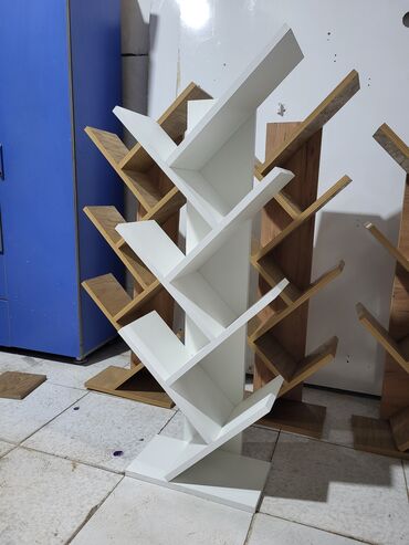 Rəflər: Yeni, Kitab rəfi — 3