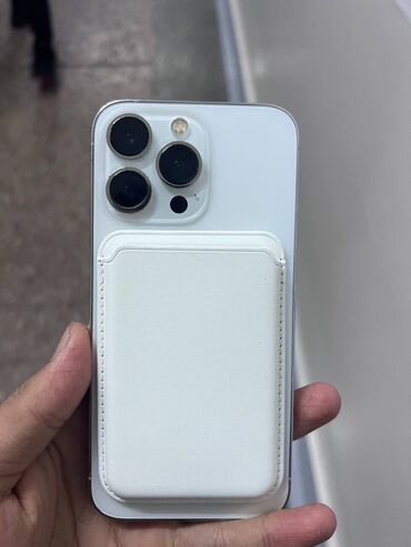 aifon 3: IPhone 13 Pro, Б/у, 128 ГБ, White Titanium, Чехол, 79 %