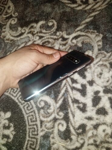 Samsung: Samsung Galaxy S10, Б/у, 128 ГБ, 2 SIM, eSIM at lalafo.kg — 3 Samsung: Samsung Galaxy S10, Б/у, 128 ГБ, 2 SIM, eSIM — 3