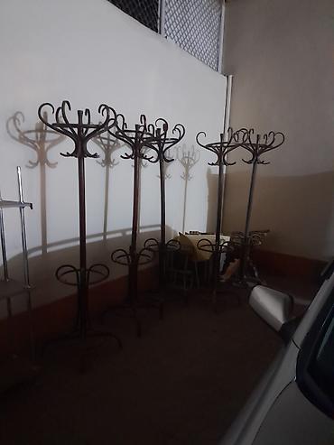 коридорный шкаф: Məhsul: Ağac paltar asacağı (stasionar, döşəmə tipi) Təsvir: - — 2