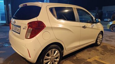 Chevrolet: Chevrolet Spark: 2017 г., 0.1 л, Вариатор, Бензин, Хэтчбэк — 4