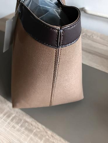 bez torbe zenske: Tote torba elegantnog, minimalističkog dizajna. - Materijali — 3