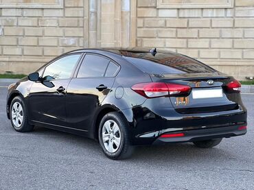 Kia Forte: 2 l | 2017 il Sedan