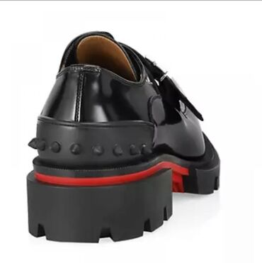 piton ayaqqabı: Christan Louboutin yenidir istifade olunmayıb