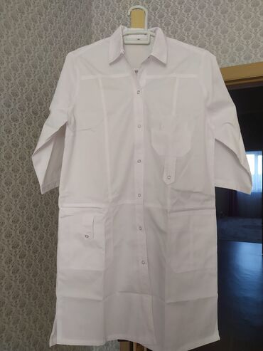 спартивный одежда: Медицинские халаты (2 фасона приталенные и свободного кроя ) 999 сом