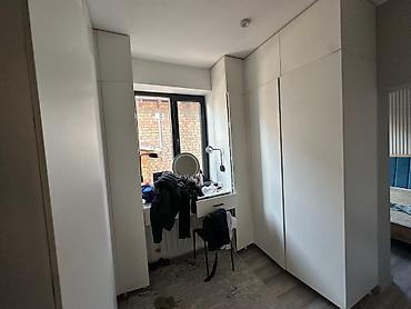 Продажа коттеджей и домов: Просторная кухня‑гостиная и комната с современным ремонтом. Кухня: - — 7