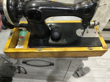 швейных машинки: Швейная машина Механическая, Ручной