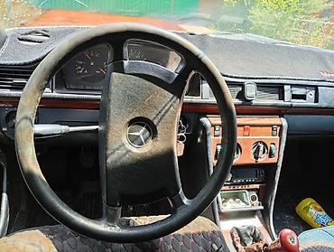 мер 124: Mercedes-Benz W124: 1988 г., 2.3 л, Механика, Бензин, Седан — 1