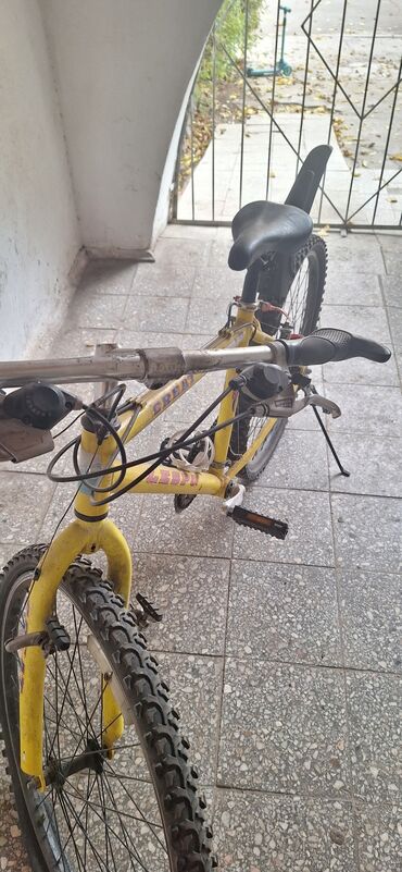 детский велосипед желтый: Срочно велик, состояние норм.Просто ребёнок проколоть случайно