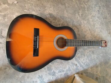 Səs avadanlığı: Klassik gitara, İşlənmiş, Ünvandan götürmə
