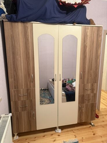 Quruducular: Açılan, 4 qapılı Düz dolab, Şifonyer