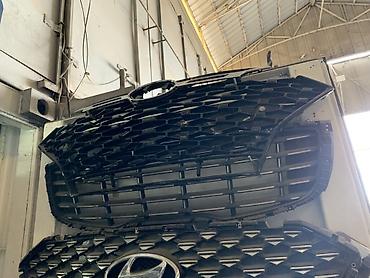 Решётка радиатора Hyundai (оригинальный дизайн с крупной «сотовой»