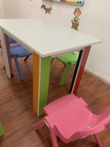 Uşaq masaları: Yeni, Oğlan və qız üçün, Bağça masası, Dördbucaq masa, Stullsuz
