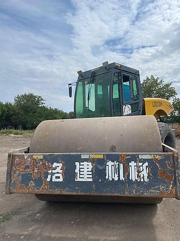 Катки: Дорожный катка, виброкатка Sinomach LSS2502 Год выпуска: 2015 Цена — 2