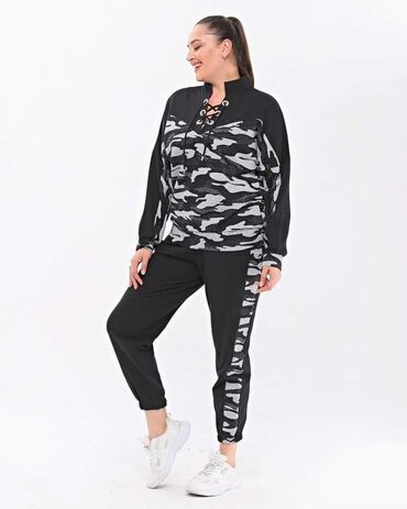 Trenerke: Crna i teget
2xl - 4xl
4200 — 5