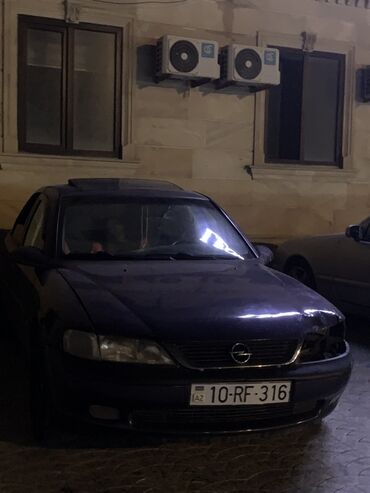 Opel Vectra: 1.8 л | 1995 г. 222220 км Седан