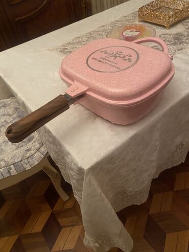 qız üçün tort şekilleri: Tava, rəng - Çəhrayı, Antipriqar