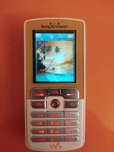 Digər mobil telefonlar: Sony Ericsson W 800