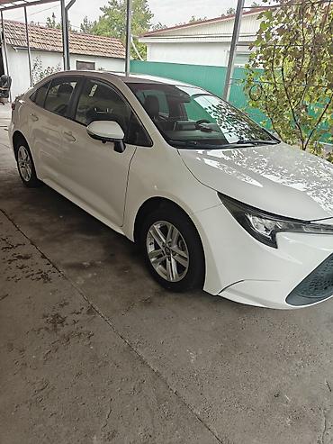 Toyota: Toyota Corolla: 2021 г., 1.8 л, Вариатор, Гибрид, Седан — 2