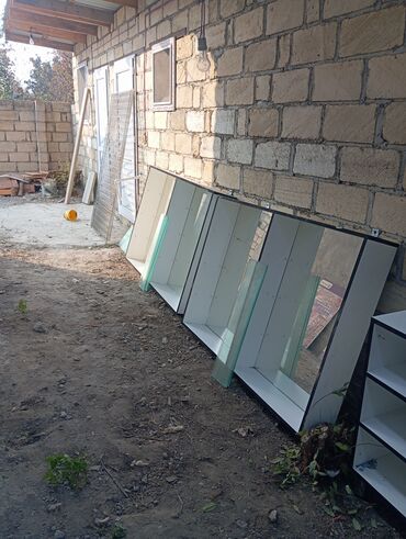 Stend vitrinləri: Mağaza vitrin avadanlıqları və reklam materialları - Şüşə vitrin — 2