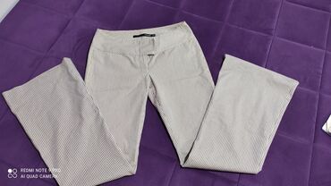 pantalone svecane: Pantalone, velicina S
Duzina 103
Poluobim struka 40
Poluobim kukova 48