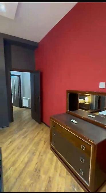 samaxida kirayə villa: İcarəyə verilir 3 otaqlı köhnə tikili 110 m², 28 May m. 1 300 AZN/ay — 5