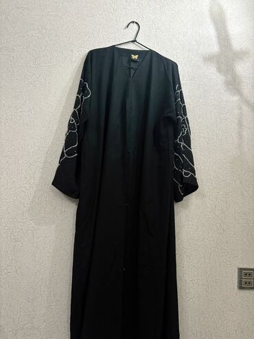 qadınlar üçün qısa plaşlar: Abaya,Dubaidan getirilib. Yenidir. Olcu - S/M